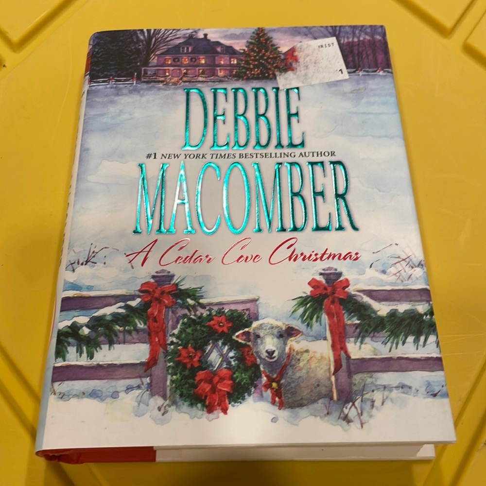 Debbie Macomber Book: A Cedar Cove Christmas 🎄Bundle your likes and save🎄
